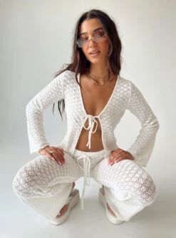 Princess Polly Wild & Free Crochet Top White -Princess Polly Shop 0 modelinfo Valentina us6 7568476e 5f3f 4b44 9b51 c432489777dc