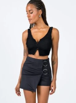 Helenna Skort Black 9 Helenna Skort Black -Princess Polly Shop 1 modelinfo Jenaya us2 70feba4f da6c 4e3c ba52 28a13a5accf8