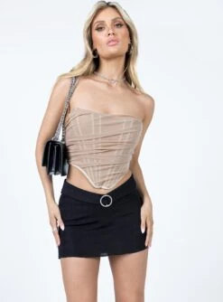 Motel Manchi Skirt Black -Princess Polly Shop 1 modelinfo chloe us2 51b44b9c c85d 4655 8da7 a926e3189ea3