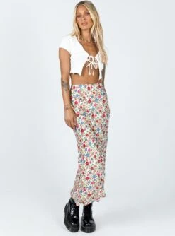 Princess Polly Celena Maxi Skirt Floral -Princess Polly Shop 1 modelinfo emma leigh us4 a22b1054 3f63 4da9 b8d4 0beee32e8efc