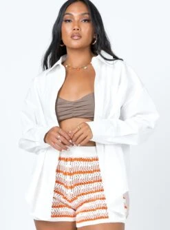 Princess Polly Walsh Shirt White -Princess Polly Shop 1 modelinfo rheanna us6 faec4659 3171 419c 98bf ae51a5f97669