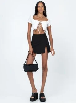 Princess Polly Rosetta Top White -Princess Polly Shop 2 modelinfo Ayanna us2 0348c3d7 b501 489f 85f4 9384065c97ce