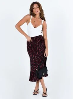 Mabel Midi Skirt Petite -Princess Polly Shop 2 modelinfo Belle us2 8f444ede 7154 4586 9707 58b9397b8f67
