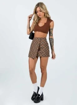 Princess Polly Davenport Mini Skirt Brown 9 Princess Polly Davenport Mini Skirt Brown -Princess Polly Shop 2 modelinfo Cathlin us2 1a464bb9 d7c8 46ea 861e c41905b7a980