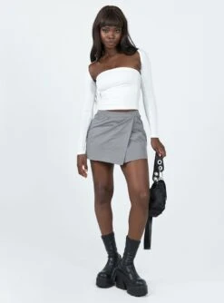 Princess Polly Not Going Home Mini Skirt Grey -Princess Polly Shop 2 modelinfo Cynthia us4 0f0adc70 2cde 4eb7 b21b 69786b2268ff
