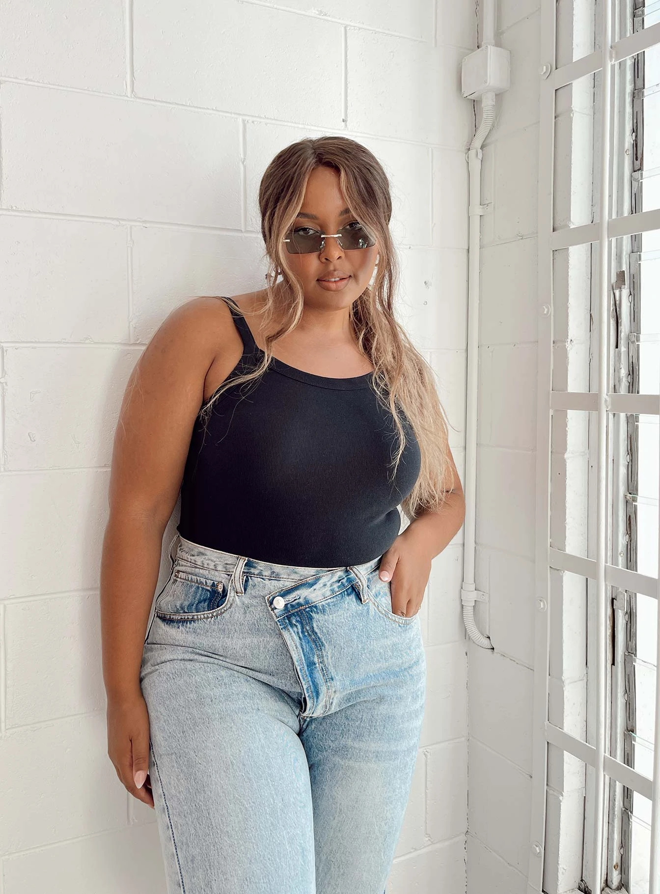 Lindsey Bodysuit Black Curve 7 Lindsey Bodysuit Black Curve - Image 7