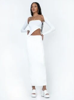 Princess Polly Echo Low Waist Knitted Maxi Skirt White -Princess Polly Shop 2 modelinfo ayaana us2 e2641f9c f8e1 4dfd 830a 17e66261735d