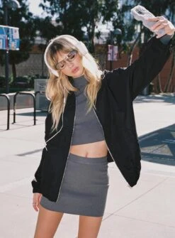 Princess Polly Tokyo Set Grey -Princess Polly Shop 2 modelinfo beanie us2 c4e53b2b 9451 4bfd 9865 4406c7fa4f6d