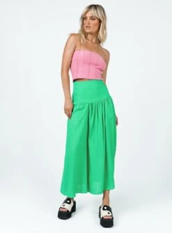 Princess Polly Carol Maxi Skirt Green -Princess Polly Shop 2 modelinfo chloe e us2 1802031a 5a1a 4bba a18e cbe1e6f15510