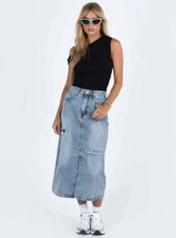 Princess Polly Belsie Midi Skirt Light Wash Denim -Princess Polly Shop 2 modelinfo grace us2 644cb559 eaf8 4d32 8db0 cbc017a4bb97