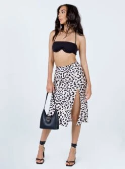 Princess Polly Nia Midi Skirt Beige -Princess Polly Shop 2 modelinfo izy US2 a22feb20 ba9c 41e4 adf4 f9dc50ccde1b