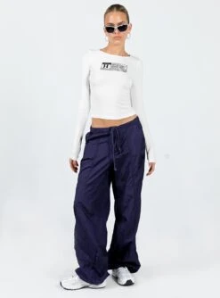 Princess Polly Horror Night Long Sleeve Top White -Princess Polly Shop 2 modelinfo kiana us2 1d677e6c 77ba 4ae7 9073 55fcfe19fb17