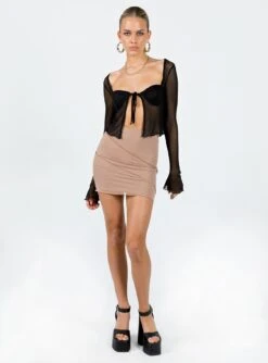 Oscar Mesh Mini Skirt Beige -Princess Polly Shop 2 modelinfo kiana us2 993ae786 e462 4e2c b517 d96de97c964f