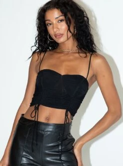 Shine Bright Crop Top Black -Princess Polly Shop 2 modelinfo kiele us2 0528c853 cb93 4d5c a439 6eeb0206ff74