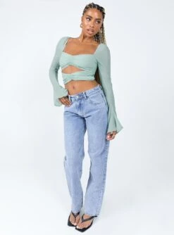 Princess Polly Dumont Long Sleeve Top Blue -Princess Polly Shop 2 modelinfo lola us4 93b6a9b1 a32b 4684 8a5e 8931a3c35276