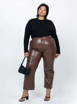 Maleny Long Sleeve Bodysuit Black Curve -Princess Polly Shop 2 modelinfo lovisa us18 jpg c522c876 892d 45a7 8e3a dc5eb5b3e478