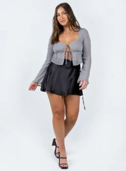 Princess Polly Kenney Long Sleeve Top Steel 7 Princess Polly Kenney Long Sleeve Top Steel -Princess Polly Shop 2 modelinfo mikayla us6 55dceaec ebac 40ca a6e2 1af1f0e3ebd9