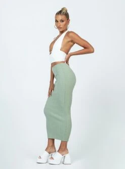 Princess Polly Rosella Midi Skirt Khaki -Princess Polly Shop 3 modelinfo Alexis us2 12d842b6 ffd4 4b31 a8c7 59327634f23a