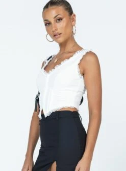 Princess Polly Silvanna Top White -Princess Polly Shop 3 modelinfo Alexis us2 cb3945c6 e9c2 4ba5 8ebe 26962c8a5eec