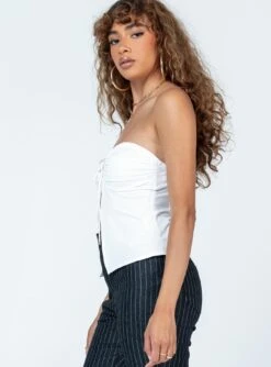 Shonda Top White -Princess Polly Shop 3 modelinfo Alyssa us4 b9462e0f bd3f 442f 892f cdbc4bc18d1e