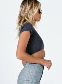 Princess Polly Moody Cropped Tee Black -Princess Polly Shop 3 modelinfo Chelsea us4 5ede26e7 022e 4a28 a8c1 5394f65d0222