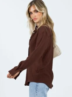 Princess Polly Mahalia Shirt Brown -Princess Polly Shop 3 modelinfo Chloe us2 03d76fc1 89e7 435e 8a3c e2c91477b2c6