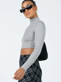 Princess Polly Nicola Long Sleeve Top Grey -Princess Polly Shop 3 modelinfo Christy us2 4ea67495 cc2b 44bb b235 6c2134f4aeac