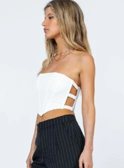 Princess Polly Carnlea Strapless Top White -Princess Polly Shop 3 modelinfo Emily us2 1aaa5def f82b 4e2d 93c0 b29387798c90