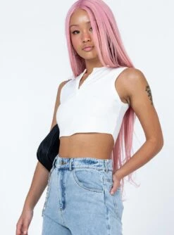 Princess Polly Lancaster Top White 8 Princess Polly Lancaster Top White -Princess Polly Shop 3 modelinfo Jayechelle us4 6a81ff89 8e19 4d71 b27e 7fc5b21309da