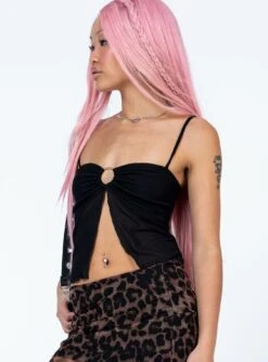 Princess Polly Rosanna Top Black -Princess Polly Shop 3 modelinfo Jayechelle us4 d8c22aa0 f349 4488 a8e0 b6ce5908d5d0