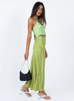 Princess Polly Delilah Maxi Skirt Green -Princess Polly Shop 3 modelinfo Jess us2 3ee26f7d 544d 43a4 887e c9f7ef690f81
