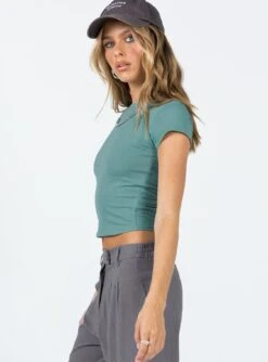 Princess Polly Lex Top Green -Princess Polly Shop 3 modelinfo Kiana us2 8e2b4f3f bd65 4cce a385 5ed5b49ec0d6