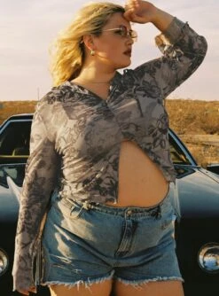 Carnival Long Sleeve Shirt Multi Curve -Princess Polly Shop 3 modelinfo Krysten us16 e47d5fc1 989f 4cac b86f 6690450c51c0