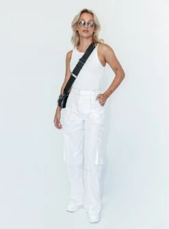 Princess Polly Evermore Bodysuit White -Princess Polly Shop 3 modelinfo Michaela us2 efb698ca 58cf 4ce8 aed6 e62f4db178ad