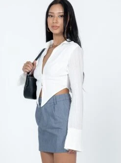 Princess Polly Down To Business Long Sleeve Top White -Princess Polly Shop 3 modelinfo Natasha us0 1151c3d2 b09f 4753 b7aa c5c329d3b708