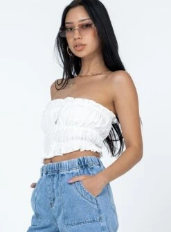 Princess Polly Janey Strapless Top White -Princess Polly Shop 3 modelinfo Natasha us0 32942d62 2934 43a9 b4a4 3ad2ba346004