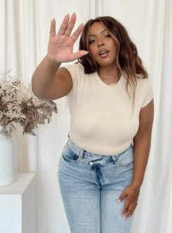 Harlea Bodysuit Beige Curve -Princess Polly Shop 3 modelinfo Paris us14 1278c7e4 9a3e 40b3 be8e b613870c2b15