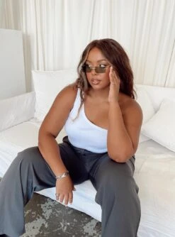 Carden Bodysuit White Curve 6 Carden Bodysuit White Curve -Princess Polly Shop 3 modelinfo Paris us14 82610a4d 5cb0 436e b7ca 3b7db3acf4b2