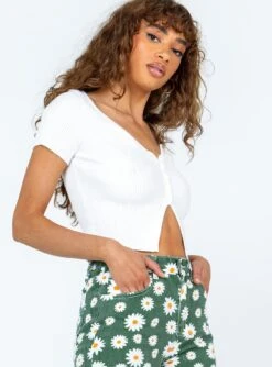 Princess Polly Zeren Top White -Princess Polly Shop 3 modelinfo alyssa us4 74d24f29 4a38 4cf2 a0e2 23c1c882e4fc