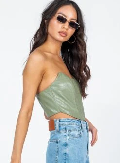 Princess Polly Zahara PU Bustier Sage Croc -Princess Polly Shop 3 modelinfo ashley us4 1846f10e d43d 4bd5 8f69 646a5f55d90a