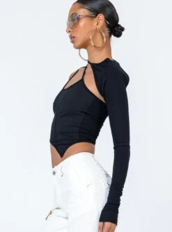 Princess Polly Ashbury Long Sleeve Top Black -Princess Polly Shop 3 modelinfo bella us2 53a1af8a e8a5 442d 967f cf5d40b1a481