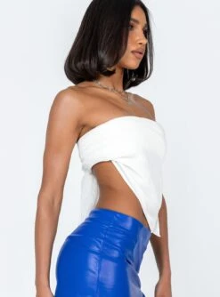 Princess Polly Adly Hair Scarf White -Princess Polly Shop 3 modelinfo chiara us2 48f5db14 99cb 4634 91d1 af6d9cfe8cae