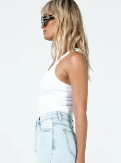 Princess Polly Camellia Bodysuit White 9 Princess Polly Camellia Bodysuit White -Princess Polly Shop 3 modelinfo chloe e us2 b2168152 8899 4354 b784 1cb9fa1aab1a