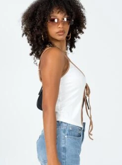 Princess Polly Neva Top White -Princess Polly Shop 3 modelinfo cindy us2 ec1df108 249e 469c 807f f90fc0b4fe97