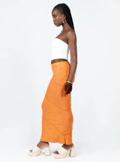 Princess Polly Oscar Maxi Skirt Orange -Princess Polly Shop 3 modelinfo cynthia us4 a5c25939 135f 4ec2 9fe5 06fbb6b9b5ff