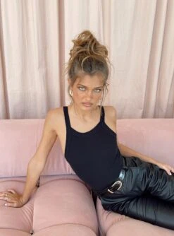 Lindsey Bodysuit Black -Princess Polly Shop 3 modelinfo elise us2 01d8bc9d a939 40e1 bad3 ad19bbc08200