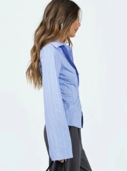 Princess Polly Anni Stripe Shirt Pinstripe Blue -Princess Polly Shop 3 modelinfo elise us2 f73b0bda 22ef 4629 b4a3 be60f354995c