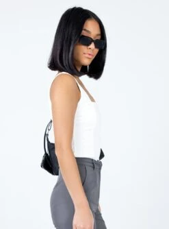 Princess Polly Kariella Bodysuit White -Princess Polly Shop 3 modelinfo elle us4 bc2768b0 9265 4dc3 9c52 51bea298ea71