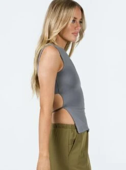 Princess Polly Uzo Top Grey -Princess Polly Shop 3 modelinfo elly us2 f096fc64 25e7 4030 b291 e9dea5719db1