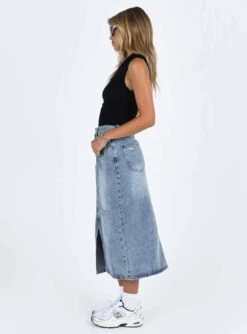 Princess Polly Belsie Midi Skirt Light Wash Denim -Princess Polly Shop 3 modelinfo grace us2 1ee8f8cd 726a 48dd b90b c2dc31d8d1b6